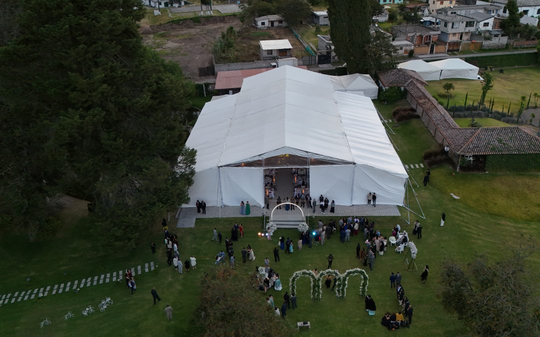 Carpas Elegantes para Bodas: Donde la Sofisticación Encuentra la Libertad Creativa