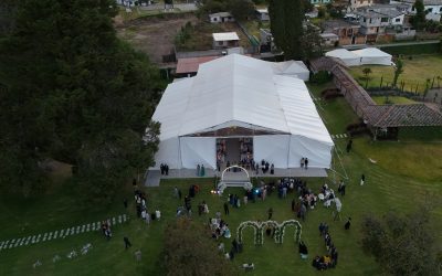 Carpas Elegantes para Bodas: Donde la Sofisticación Encuentra la Libertad Creativa